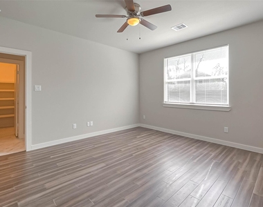 910 King Street - Photo Thumbnail 20