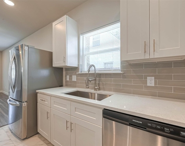 910 King Street - Photo Thumbnail 14
