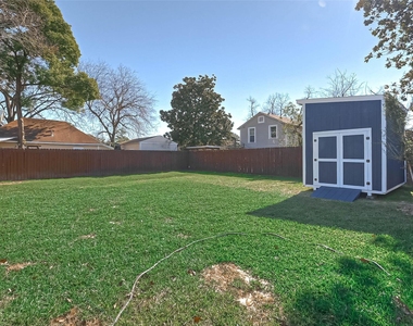 910 King Street - Photo Thumbnail 32