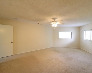 13026 Cavern Park Drive - Photo Thumbnail 16