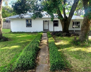 3016 Lincoln Street - Photo Thumbnail 6