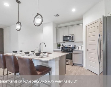 7714 Caspian Ranch Drive - Photo Thumbnail 13