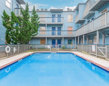 8100 Seawall Boulevard - Photo Thumbnail 11