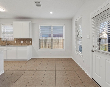 3323 Legends Mist Drive - Photo Thumbnail 8