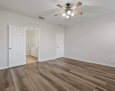 3323 Legends Mist Drive - Photo Thumbnail 12