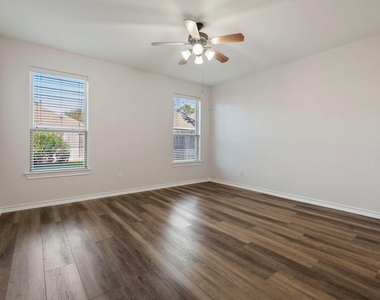 3323 Legends Mist Drive - Photo Thumbnail 11