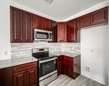 16888 Kempwood - Photo Thumbnail 4