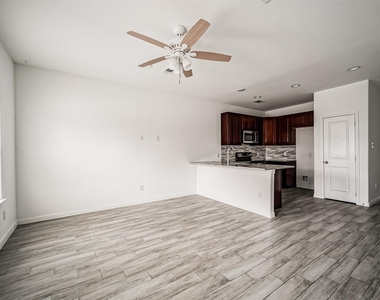 16888 Kempwood - Photo Thumbnail 11