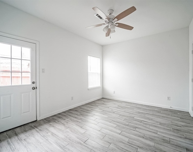 16888 Kempwood - Photo Thumbnail 14