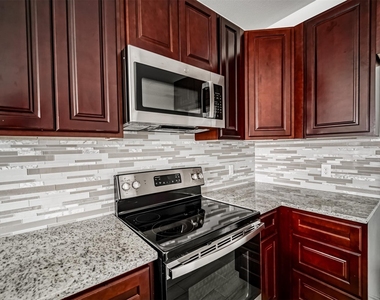 16888 Kempwood - Photo Thumbnail 7
