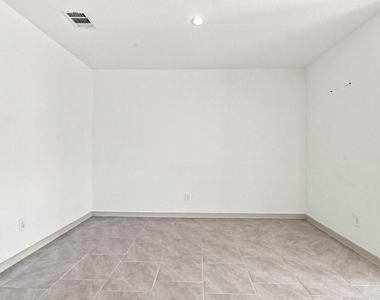 6906 Aspen Highlands Court - Photo Thumbnail 8