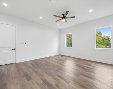 6530 Tuskegee Street - Photo Thumbnail 5