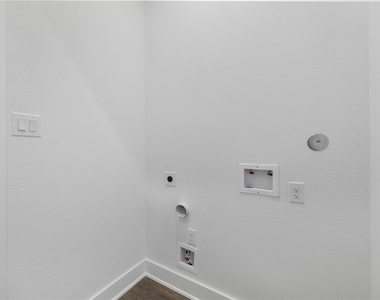 6530 Tuskegee Street - Photo Thumbnail 12