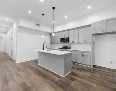 6530 Tuskegee Street - Photo Thumbnail 2