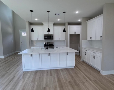 2619 Piemonte Ave - Photo Thumbnail 6