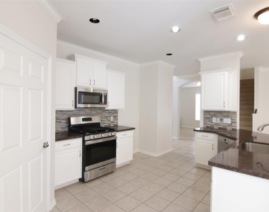 4606 Autumn Village Court - Photo Thumbnail 6