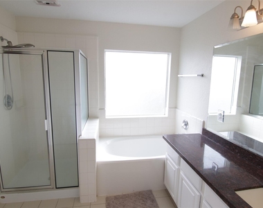 4606 Autumn Village Court - Photo Thumbnail 13