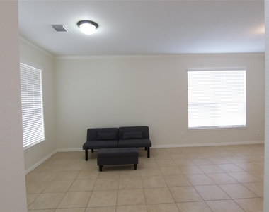 4606 Autumn Village Court - Photo Thumbnail 3