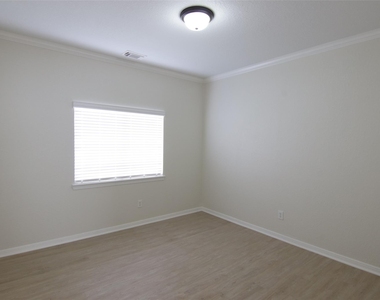 4606 Autumn Village Court - Photo Thumbnail 18