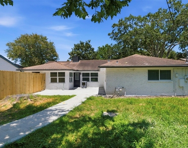 6211 Dumfries Drive - Photo Thumbnail 41