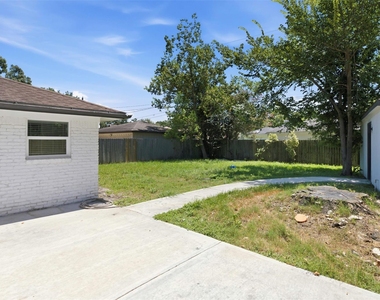 6211 Dumfries Drive - Photo Thumbnail 38