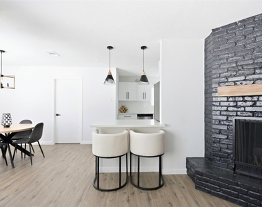 6211 Dumfries Drive - Photo Thumbnail 12