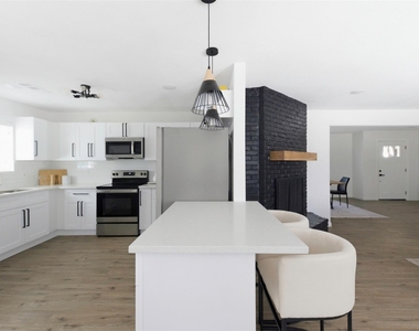 6211 Dumfries Drive - Photo Thumbnail 15