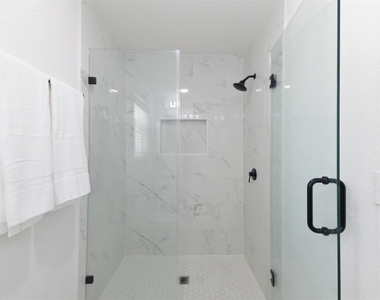 6211 Dumfries Drive - Photo Thumbnail 36
