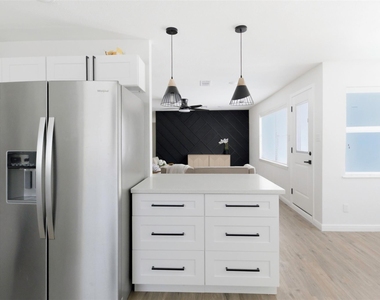 6211 Dumfries Drive - Photo Thumbnail 19