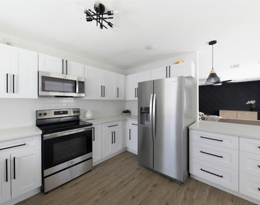 6211 Dumfries Drive - Photo Thumbnail 18