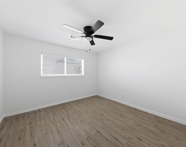 6211 Dumfries Drive - Photo Thumbnail 30