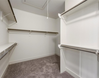 2102 Live Oak Street - Photo Thumbnail 15