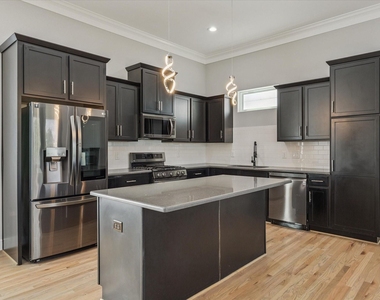 1544 W 23rd Street - Photo Thumbnail 5