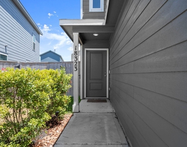 18323 Palazzo Romano Lane - Photo Thumbnail 3