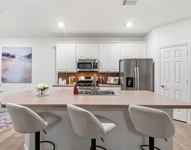 103 Ledgestone Place - Photo Thumbnail 15