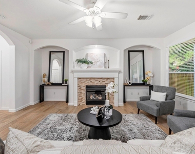 103 Ledgestone Place - Photo Thumbnail 7