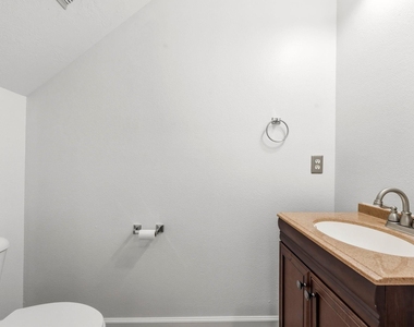 103 Ledgestone Place - Photo Thumbnail 19