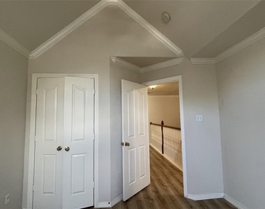 6410 E Linpar Court - Photo Thumbnail 13