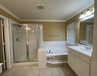 6410 E Linpar Court - Photo Thumbnail 20