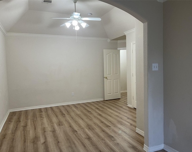 6410 E Linpar Court - Photo Thumbnail 16