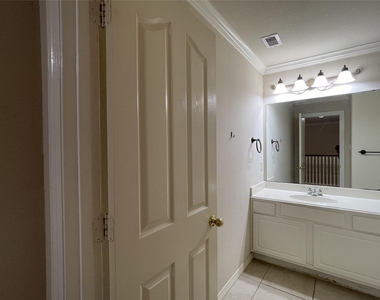 6410 E Linpar Court - Photo Thumbnail 23