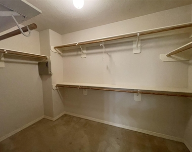 6410 E Linpar Court - Photo Thumbnail 19