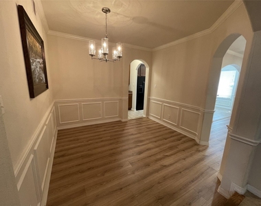 6410 E Linpar Court - Photo Thumbnail 7