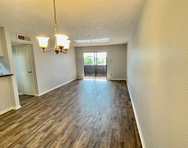 3025 Walnut Bend Lane - Photo Thumbnail 3