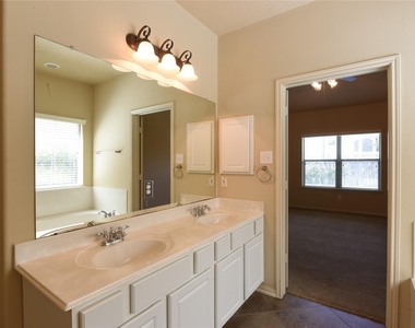 118 E Lasting Spring Circle - Photo Thumbnail 29