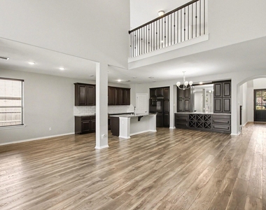 11022 Croftmore Drive - Photo Thumbnail 5