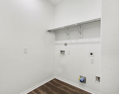 11022 Croftmore Drive - Photo Thumbnail 21