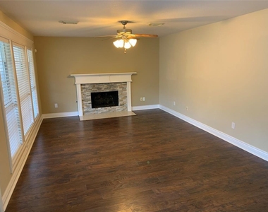 18019 Oak Orchard Lane - Photo Thumbnail 4