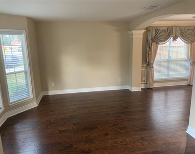 18019 Oak Orchard Lane - Photo Thumbnail 2