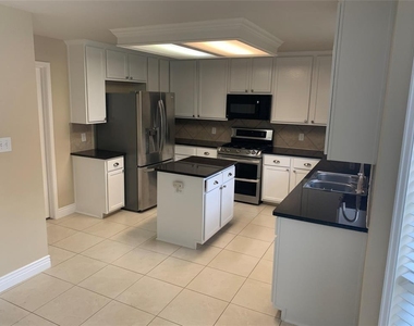 18019 Oak Orchard Lane - Photo Thumbnail 8